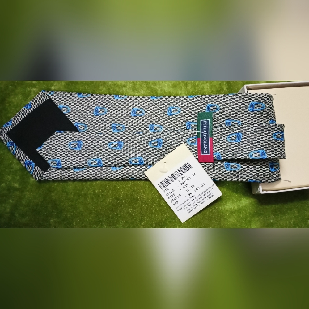 Peter England tie - Picture 2 of 3